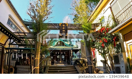 Torii gate and worship hall of Yoriki Shrine: A historical landscape of Shinagawa Ward Torii gate and worship hall of Yoriki Shrine: A historical landscape of Shinagawa Ward 139439648