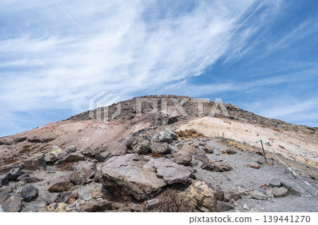 The hiking trail to Mt. Chausu (Nasu Mountain Range) The hiking trail to Mt. Chausu (Nasu Mountain Range) 139441270