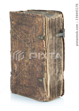 Old antique closed book with textured leather cover, isolated on transparent background. Vintage historical object perfect for education, religion, or literature concepts 139445176