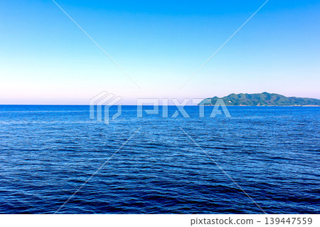 [Fukuoka] Early summer in Munakata: A view from the ferry heading from Kaminato Port to Oshima Island. 139447559