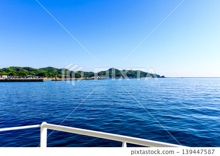 【福岡】宗像初夏:從上渡輪出發,抵達大島的景色。 【福岡】宗像初夏:從上渡輪出發,抵達大島的景色。 139447587