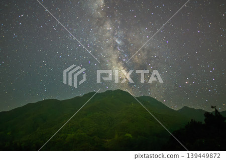 屋久島,海洋阿爾卑斯山:銀河星空美景(秋季) 屋久島,海洋阿爾卑斯山:銀河星空美景(秋季) 139449872