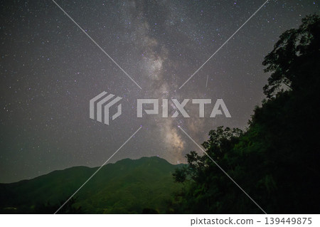 Yakushima, the Alps of the Ocean: A Starry Sky View of the Milky Way (Autumn) 139449875