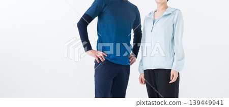 A middle-aged couple wearing sportswear A middle-aged couple wearing sportswear 139449941