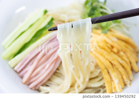 冷淋浴 冷淋浴 139450292