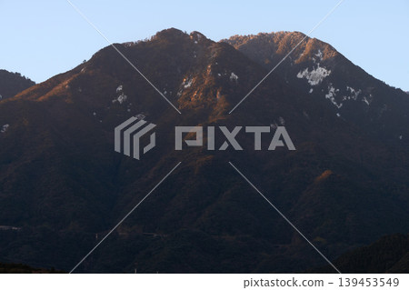 Yakushima, the Alps of the Sea: Dawn (Winter) 139453549