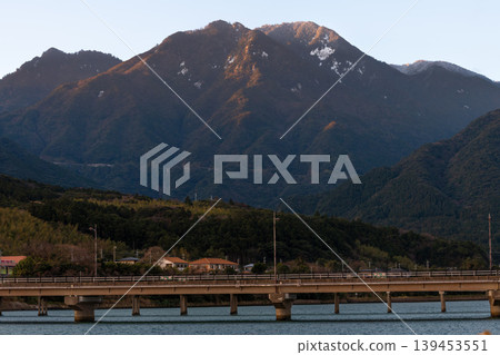 屋久島,海上阿爾卑斯山:黎明(冬季) 屋久島,海上阿爾卑斯山:黎明(冬季) 139453551