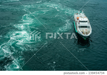 Naruto Bridge Promenade: Whirlpools (spring tide) and sightseeing boats from the Uzunomichi (Whirlpool Walkway) [Naruto City, Tokushima Prefecture] 139454734