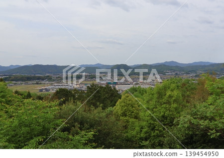 從明智城天守閣眺望明智城(岐阜縣可兒市) 從明智城天守閣眺望明智城(岐阜縣可兒市) 139454950