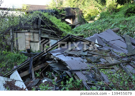 Abandoned abandoned shop Abandoned abandoned shop 139455079
