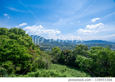 The mountain range and lush green natural scenery of Dazaifu City, Fukuoka Prefecture The mountain range and lush green natural scenery of Dazaifu City, Fukuoka Prefecture 139455366