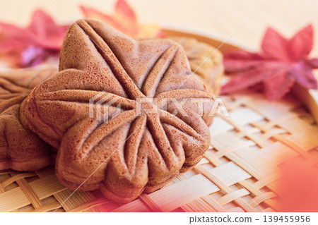 Momiji Manju 139455956