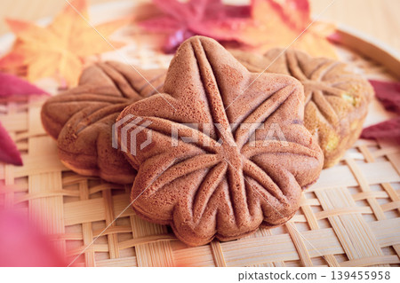 Momiji Manju 139455958