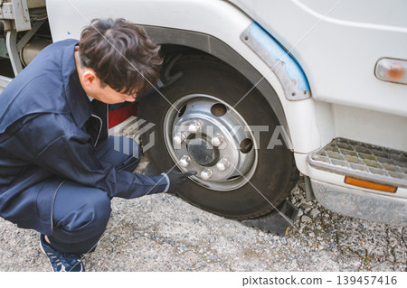 check, checkup, truck 139457416
