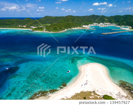 Drone footage of Agenashiki Island, an uninhabited island off Zamami Island. Akajima, Kerama Islands, Shimajiri District, Okinawa Prefecture 2025 Drone footage of Agenashiki Island, an uninhabited island off Zamami Island. Akajima, Kerama Islands, Shimajiri District, Okinawa Prefecture 2025 139457927
