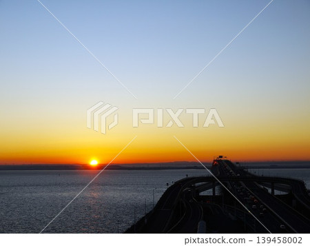 The sunrise over Umihotaru is beautiful. The sunrise over Umihotaru is beautiful. 139458002