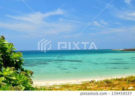 A beautiful, clear blue sea and sky / Nago City, Okinawa Prefecture 139458537