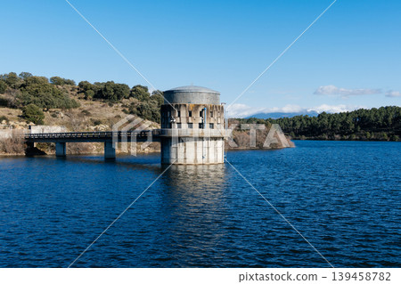 El Villar Dam intake tower managing water in Madrid El Villar Dam intake tower managing water in Madrid 139458782
