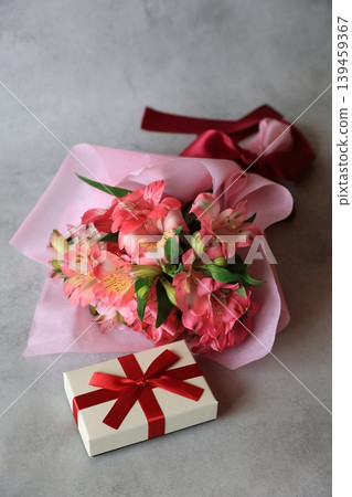 花束和禮物 139459367