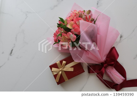 花束和禮物 花束和禮物 139459390