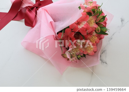 A bouquet of alstroemeria A bouquet of alstroemeria 139459664