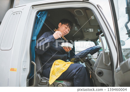 40多歲的工人 40多歲的工人 139460004