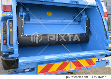 垃圾車 139460440