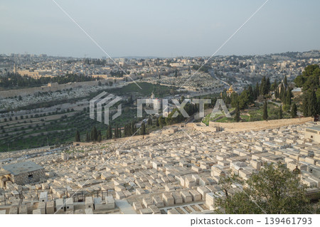 [耶路撒冷] 從橄欖山觀景點眺望日落時的猶太公墓。 139461793