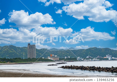 The coastline towards Kamogawa Sea World as seen from Kamogawa Seaside Base. The coastline towards Kamogawa Sea World as seen from Kamogawa Seaside Base. 139463256