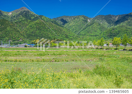 從滋賀縣大津市平良鄉眺望琵琶湖西側群山 從滋賀縣大津市平良鄉眺望琵琶湖西側群山 139465605