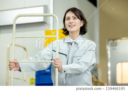 Women working in the back room 139466195