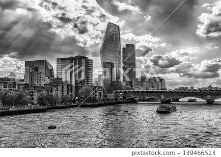 River Thames and city skyline of London, England, UK River Thames and city skyline of London, England, UK 139466523