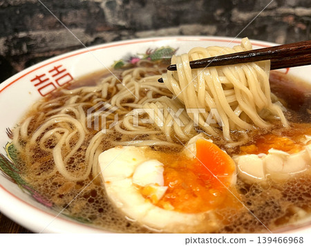 Soy sauce ramen with marinated egg - Noodle lift Soy sauce ramen with marinated egg - Noodle lift 139466968