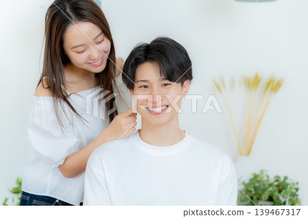 年輕情侶的美麗形象 139467317