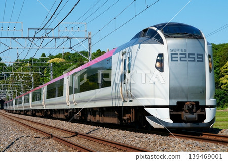 五月晴朗的一天,成田快車 五月晴朗的一天,成田快車 139469001