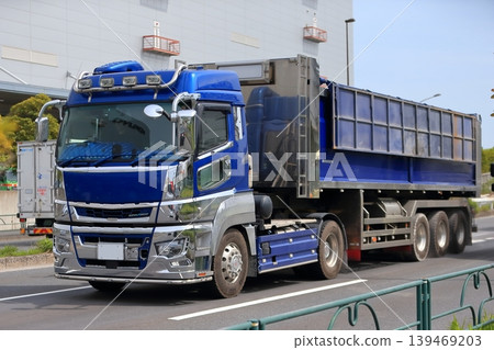 Trailer dump image Trailer dump image 139469203