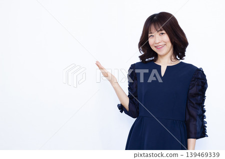 Business woman who is informative Business woman who is informative 139469339