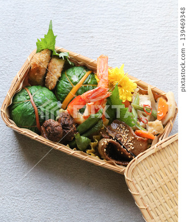 Handmade flower basket bento Handmade flower basket bento 139469348