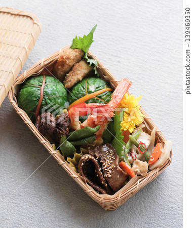 Handmade flower basket bento Handmade flower basket bento 139469350