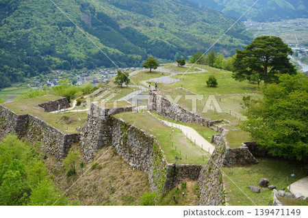 從武田城遺址眺望兵庫縣 從武田城遺址眺望兵庫縣 139471149