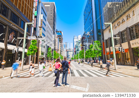 Ginza pedestrian zone during Golden Week (partially soft focus) Ginza pedestrian zone during Golden Week (partially soft focus) 139471330
