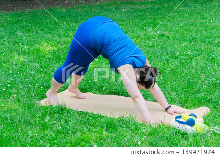 woman and sports 139471974