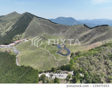Drone footage of the spectacular scenery of Soni Plateau in Nara Prefecture. Drone footage of the spectacular scenery of Soni Plateau in Nara Prefecture. 139475953