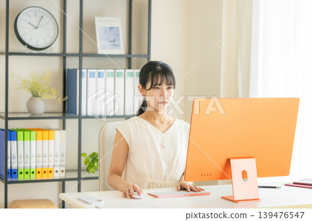 Young lady, business woman, office casual 139476547