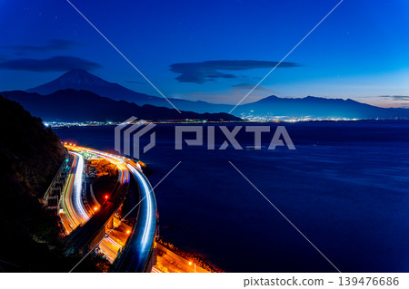 (Shizuoka Prefecture) Mount Fuji as seen from Satta Pass, before dawn (Shizuoka Prefecture) Mount Fuji as seen from Satta Pass, before dawn 139476686
