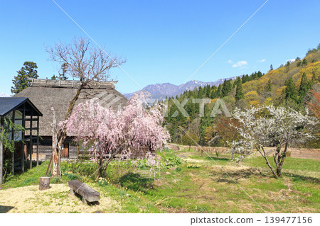 小谷村屈掛春天的築國街道牛方宿 小谷村屈掛春天的築國街道牛方宿 139477156