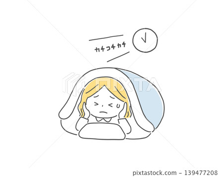 一個女孩因為鐘聲吵得睡不著覺。 (黑白照片) 一個女孩因為鐘聲吵得睡不著覺。 (黑白照片) 139477208