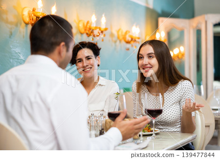 Two women friend at the restaurant 139477844