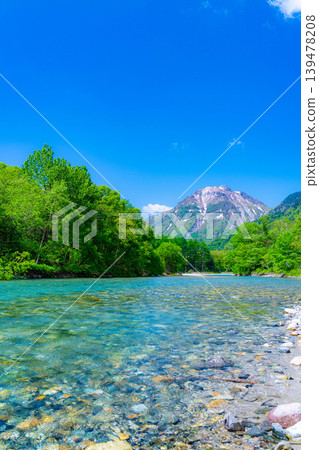 【壯麗景色】上高地初夏:梓川和燒山的蔥鬱綠意【長野縣】 【壯麗景色】上高地初夏:梓川和燒山的蔥鬱綠意【長野縣】 139478208