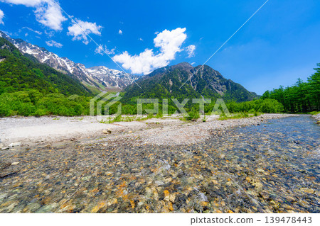 [Spectacular Scenery] Early Summer in Kamikochi: The lush greenery of the Hotaka mountain range and the Azusa River [Nagano Prefecture] 139478443
